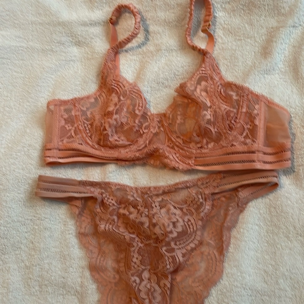 Lace Intimates Set in Rose